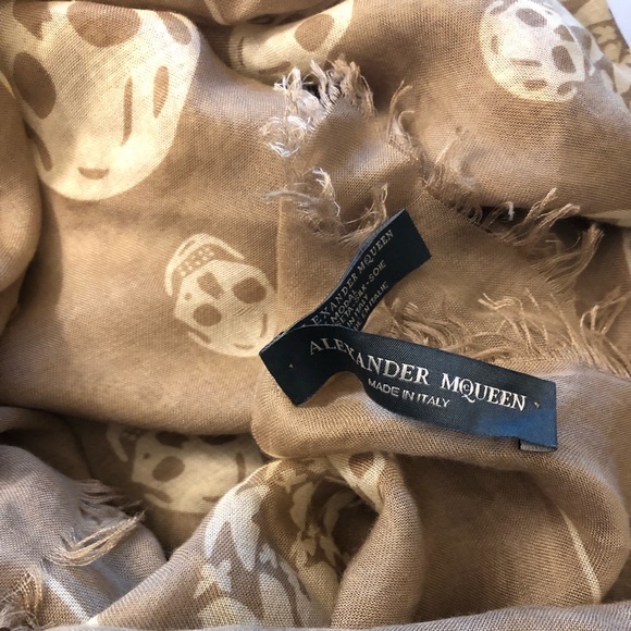 Alexander McQueen Brown Skull Print Scarf - Picture 4 of 5